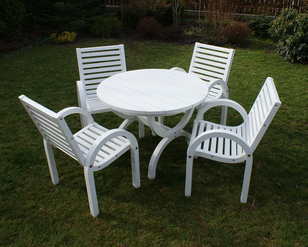 Stolik kawowy na tarasie