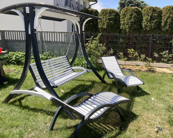 Stolik kawowy na tarasie